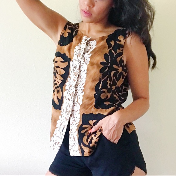 manuhealii Tops - Manuhealii Button Down Blouse